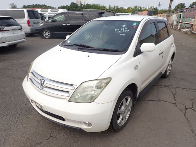TOYOTA IST