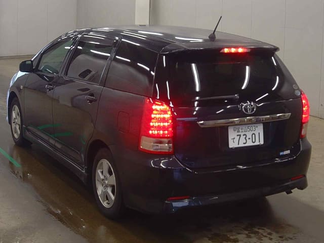 TOYOTA Wish thumbnail 3
