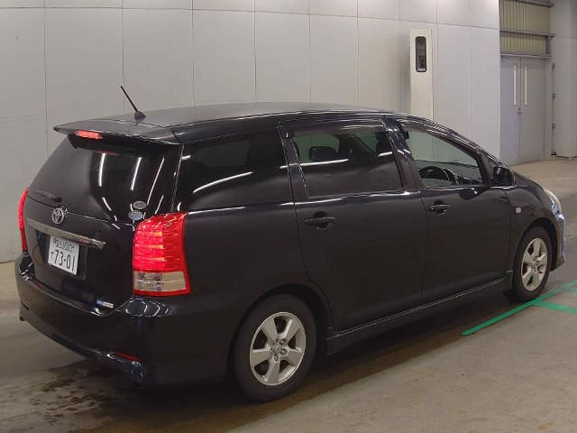 TOYOTA Wish thumbnail 2