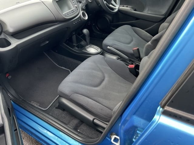 HONDA Fit thumbnail 8