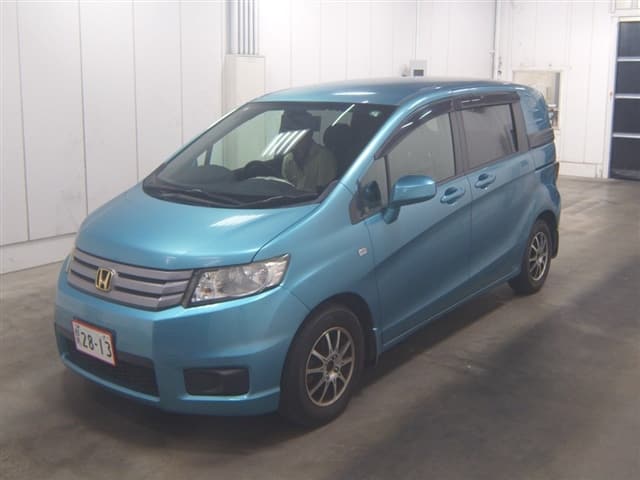 2011 HONDA Freed Spike