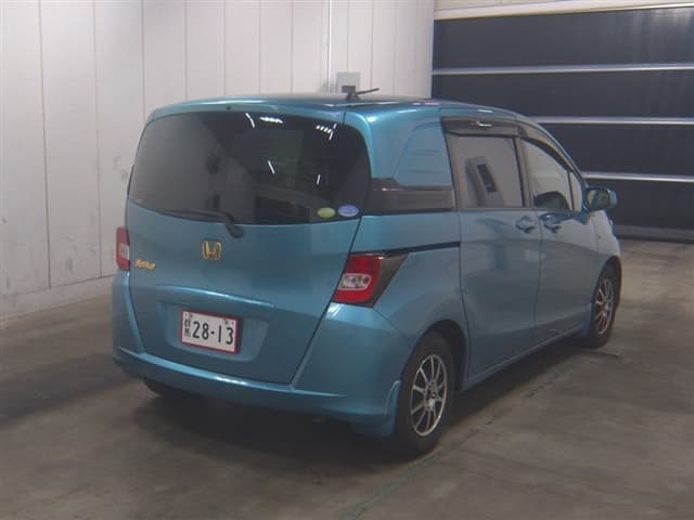 HONDA Freed Spike thumbnail 2
