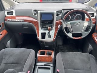 2009 TOYOTA Vellfire
