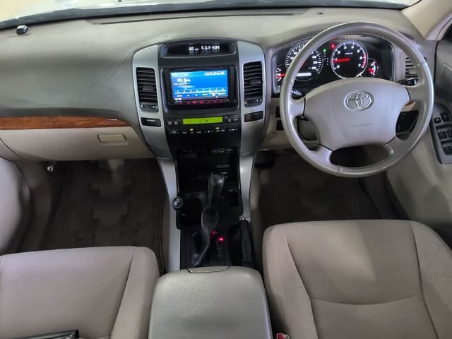 TOYOTA Land Cruiser Prado thumbnail 4
