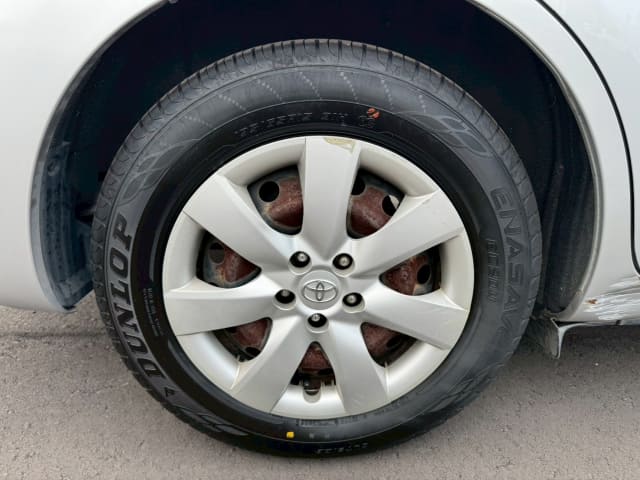 TOYOTA Wish thumbnail 11
