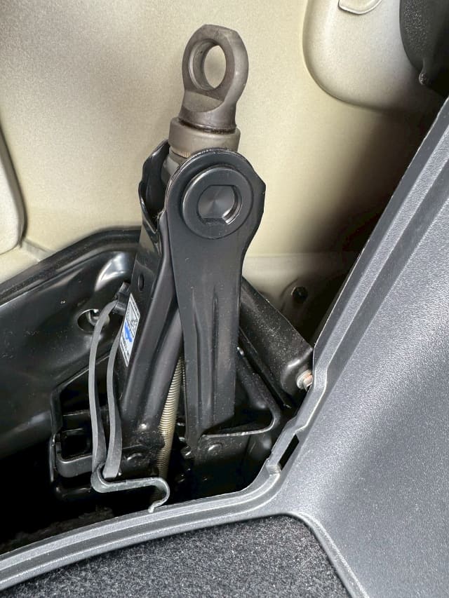 TOYOTA Wish thumbnail 32