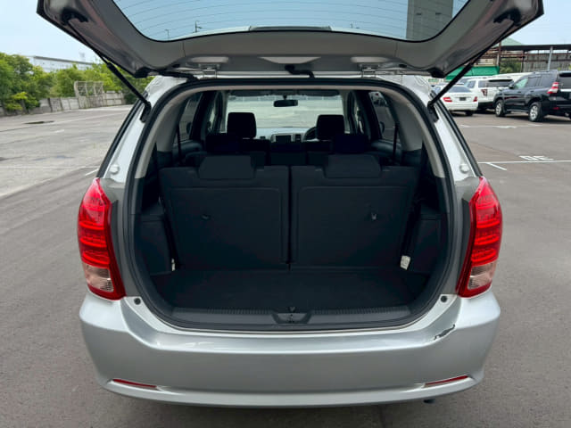 TOYOTA Wish thumbnail 30