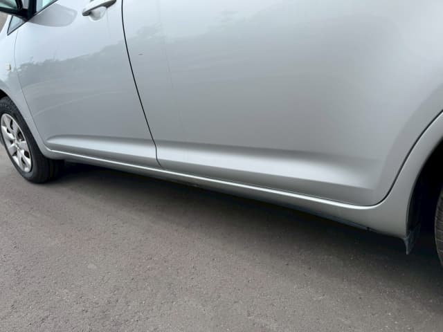 TOYOTA Wish thumbnail 19