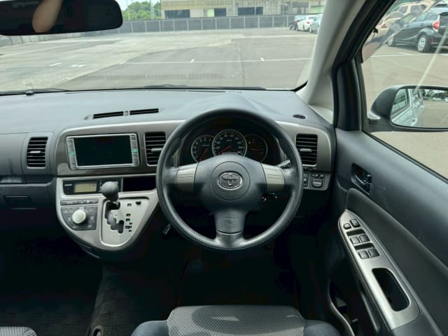 TOYOTA Wish thumbnail 34