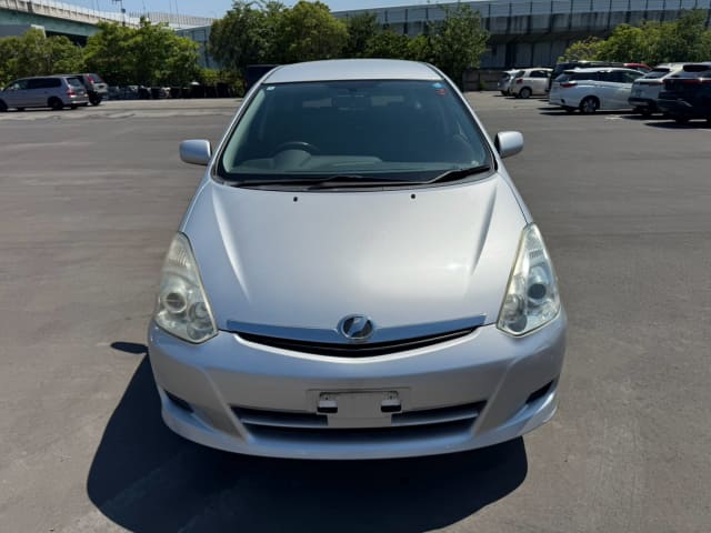 TOYOTA Wish thumbnail 8