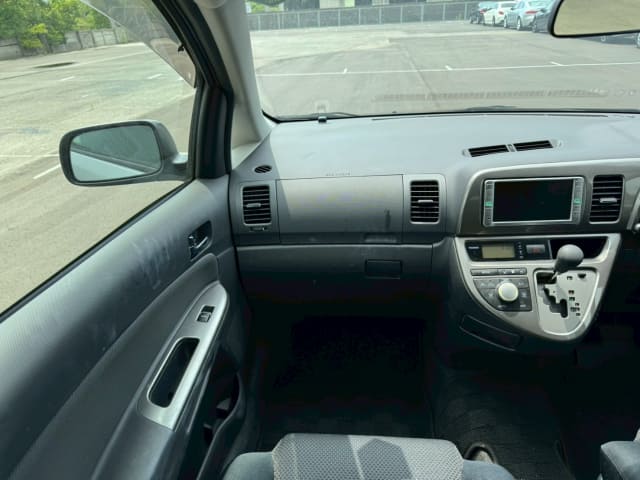 TOYOTA Wish thumbnail 35