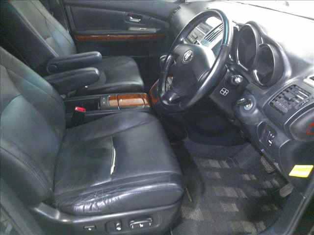 TOYOTA Harrier thumbnail 4