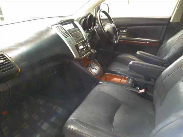TOYOTA Harrier thumbnail 3