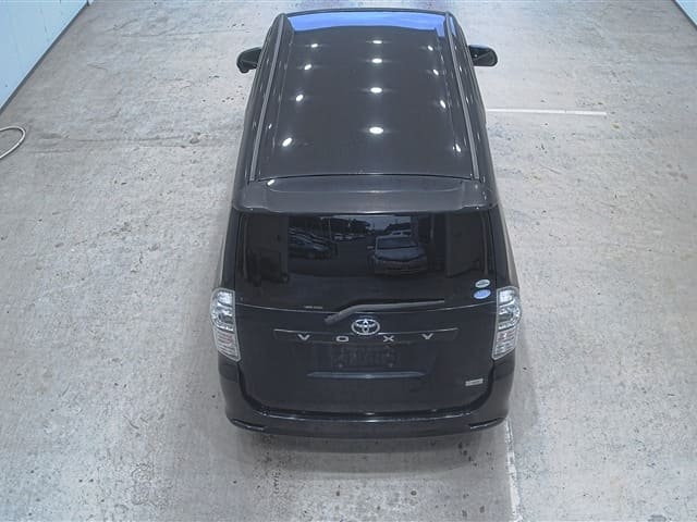 TOYOTA Voxy thumbnail 8