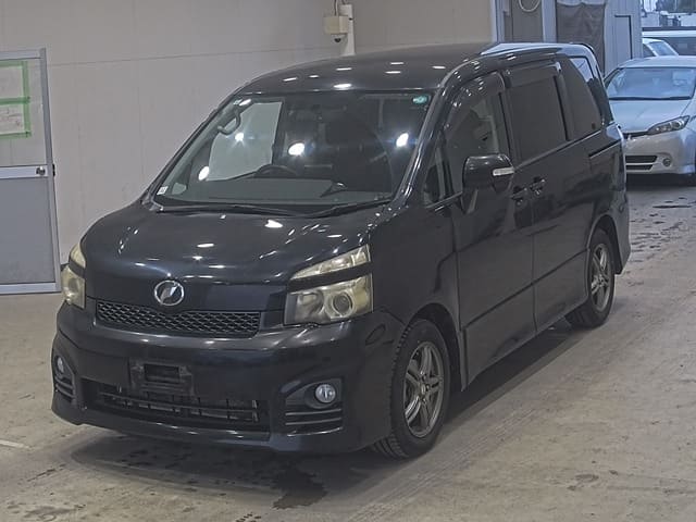2011 TOYOTA Voxy