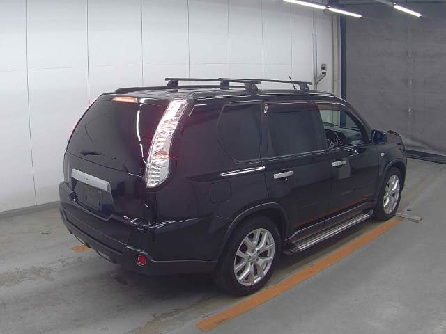 NISSAN X-Trail thumbnail 2