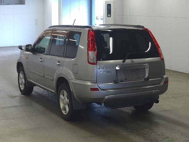 NISSAN X-Trail thumbnail 3