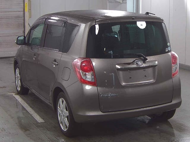TOYOTA Ractis thumbnail 6