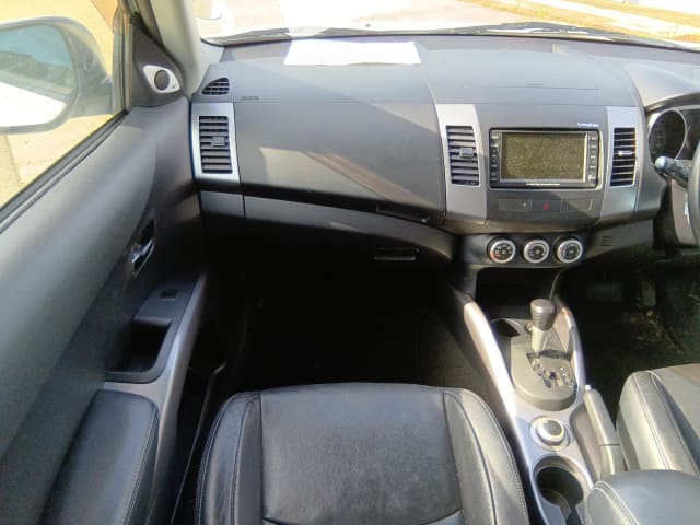 MITSUBISHI Outlander thumbnail 33