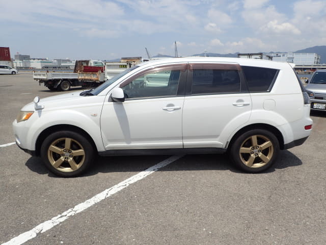 MITSUBISHI Outlander thumbnail 2