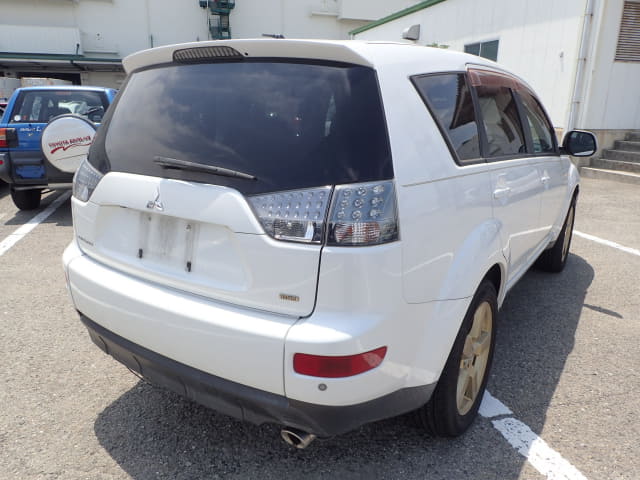 MITSUBISHI Outlander thumbnail 5