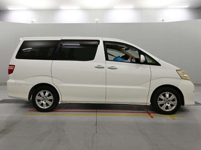 TOYOTA Alphard thumbnail 3