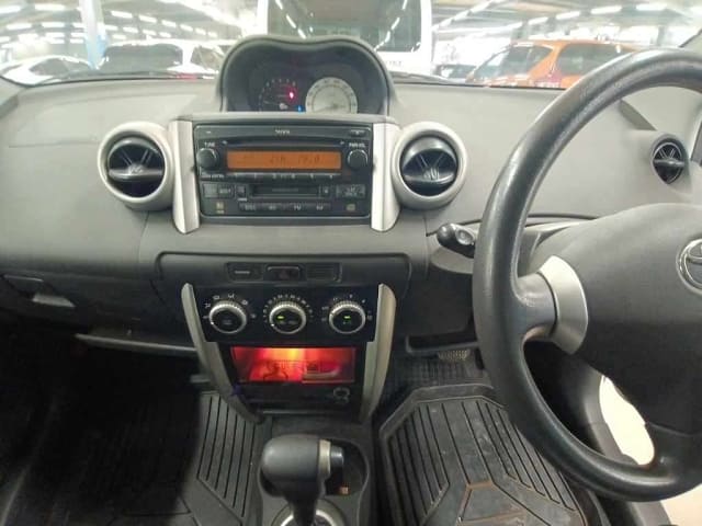 TOYOTA IST thumbnail 3