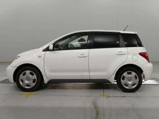 2004 TOYOTA IST