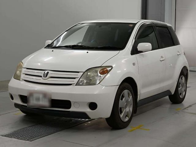 2004 TOYOTA IST