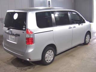 2009 TOYOTA Noah