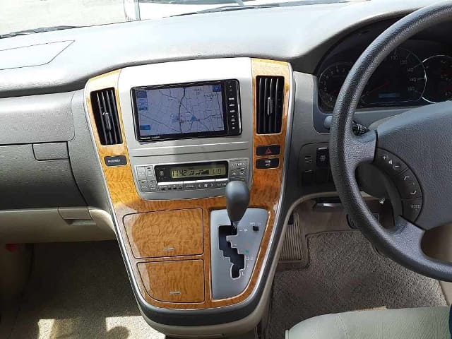 TOYOTA Alphard thumbnail 8