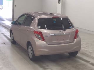 2011 TOYOTA Vitz