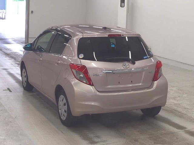 TOYOTA Vitz thumbnail 3