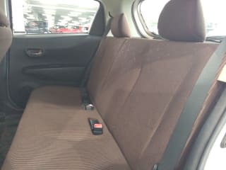 2011 TOYOTA Vitz