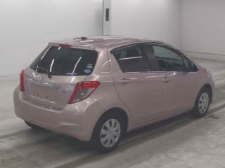 2011 TOYOTA Vitz