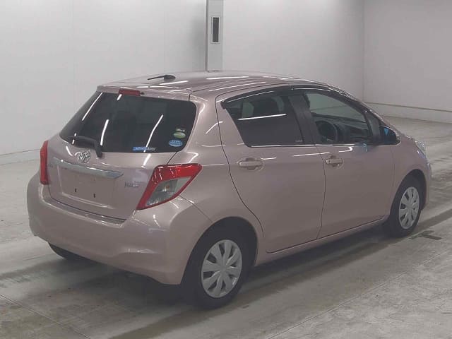 TOYOTA Vitz thumbnail 2