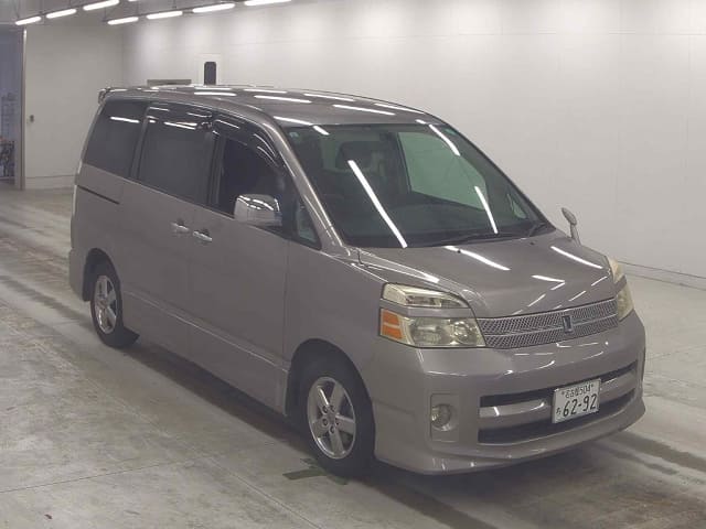 TOYOTA Voxy thumbnail 6