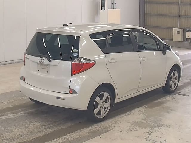 TOYOTA Ractis thumbnail 2