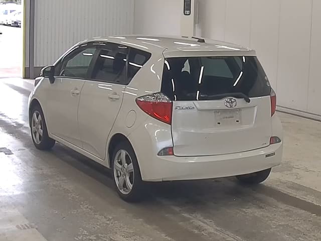TOYOTA Ractis thumbnail 5