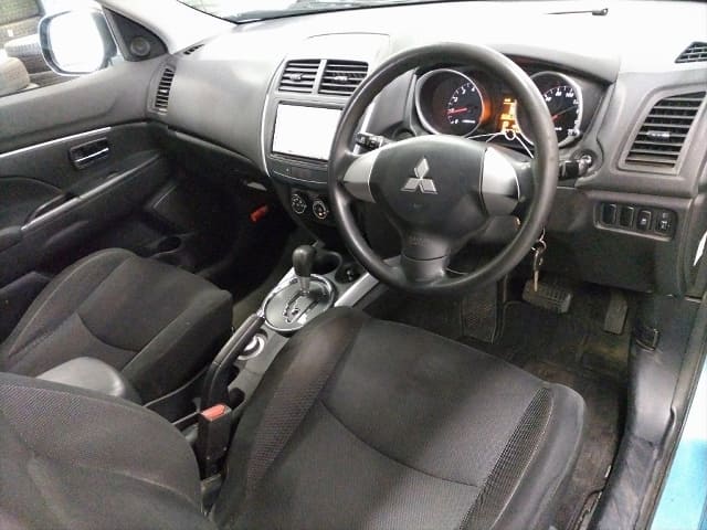 MITSUBISHI RVR thumbnail 4