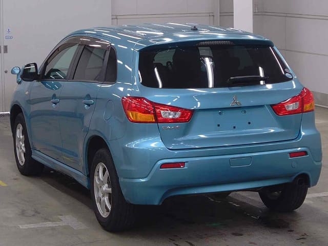 MITSUBISHI RVR thumbnail 3