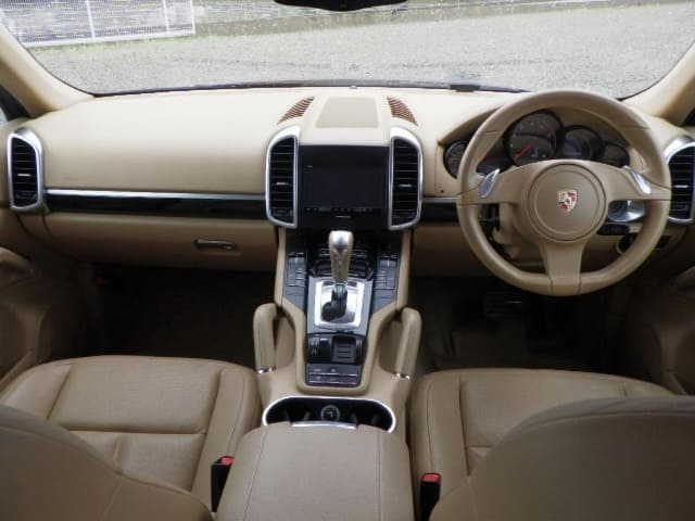 Porsche Cayenne thumbnail 3