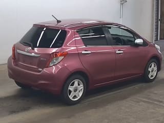 2011 TOYOTA Vitz