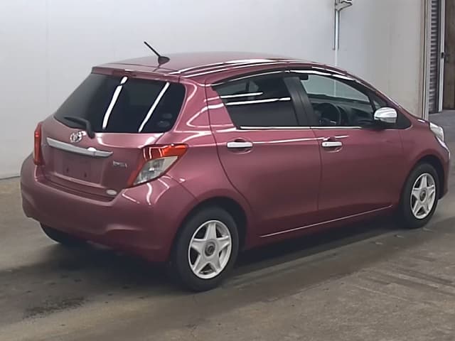 TOYOTA Vitz thumbnail 2
