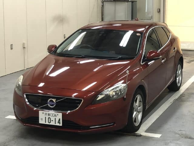 VOLVO V40