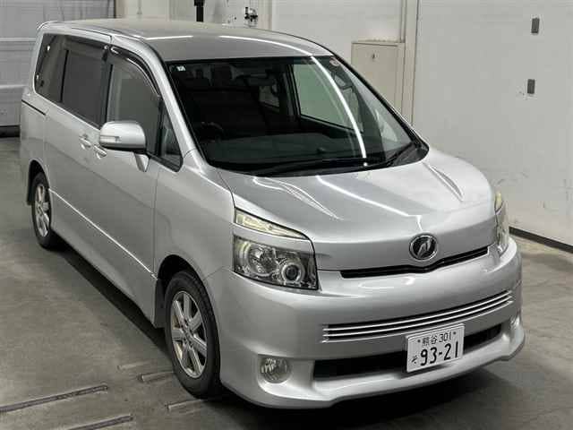 TOYOTA Voxy thumbnail 7