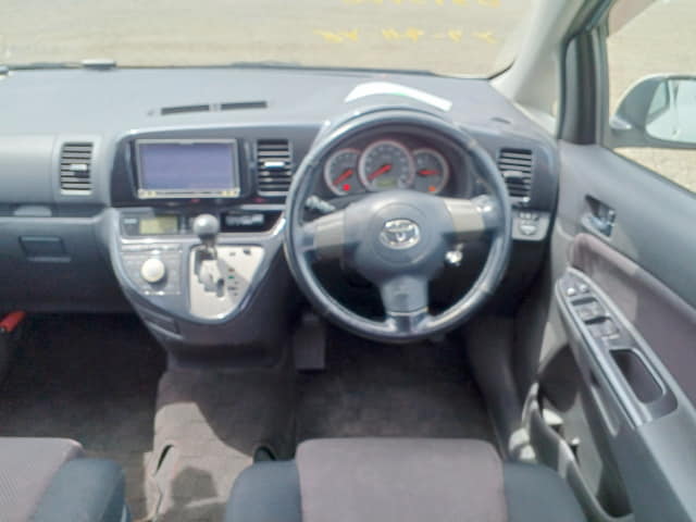 TOYOTA Wish thumbnail 33