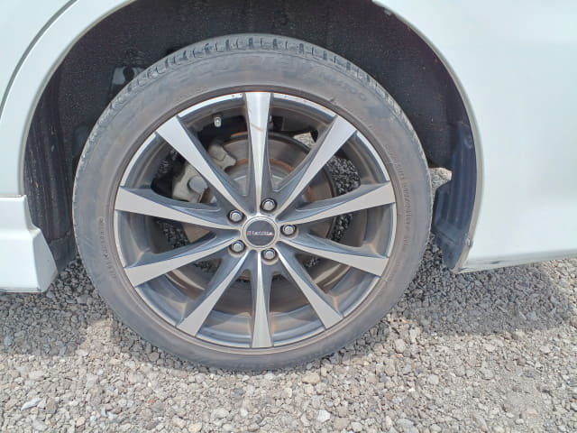 TOYOTA Wish thumbnail 10