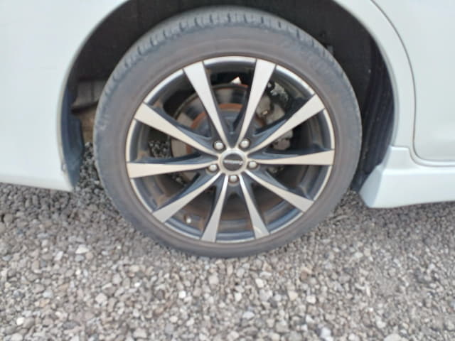 TOYOTA Wish thumbnail 11
