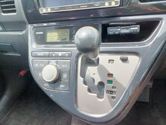 TOYOTA Wish thumbnail 42